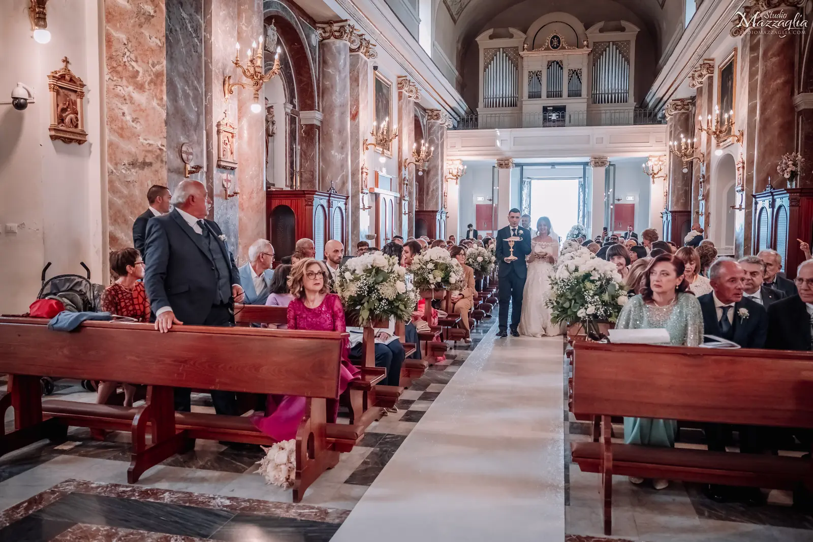 Uscita dal Santuario Uscita sposi dal Santuario