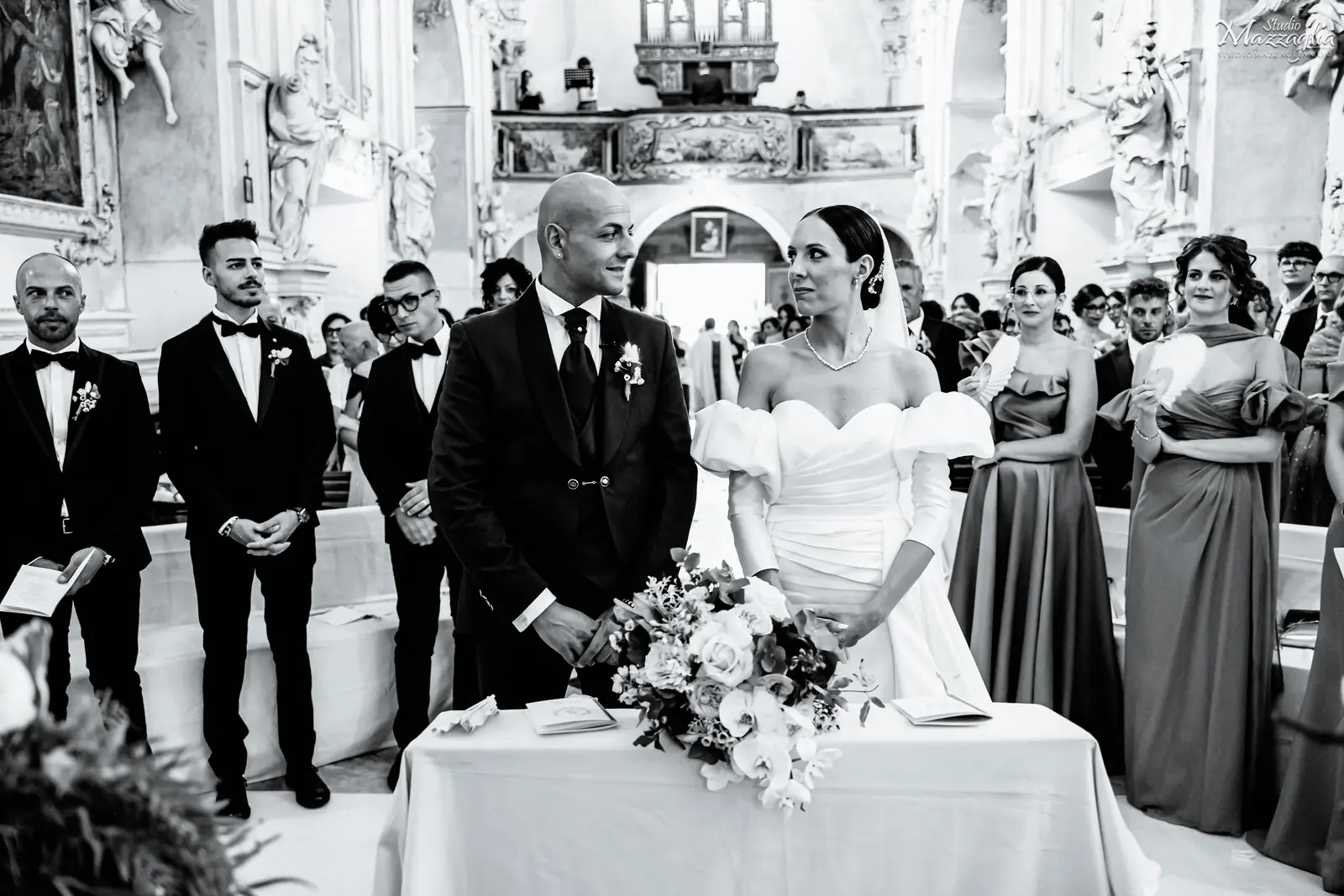 Sposi all'altare Sposi all'altare