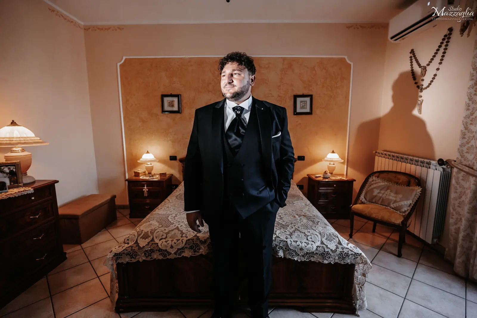 Ritratto sposo in camera