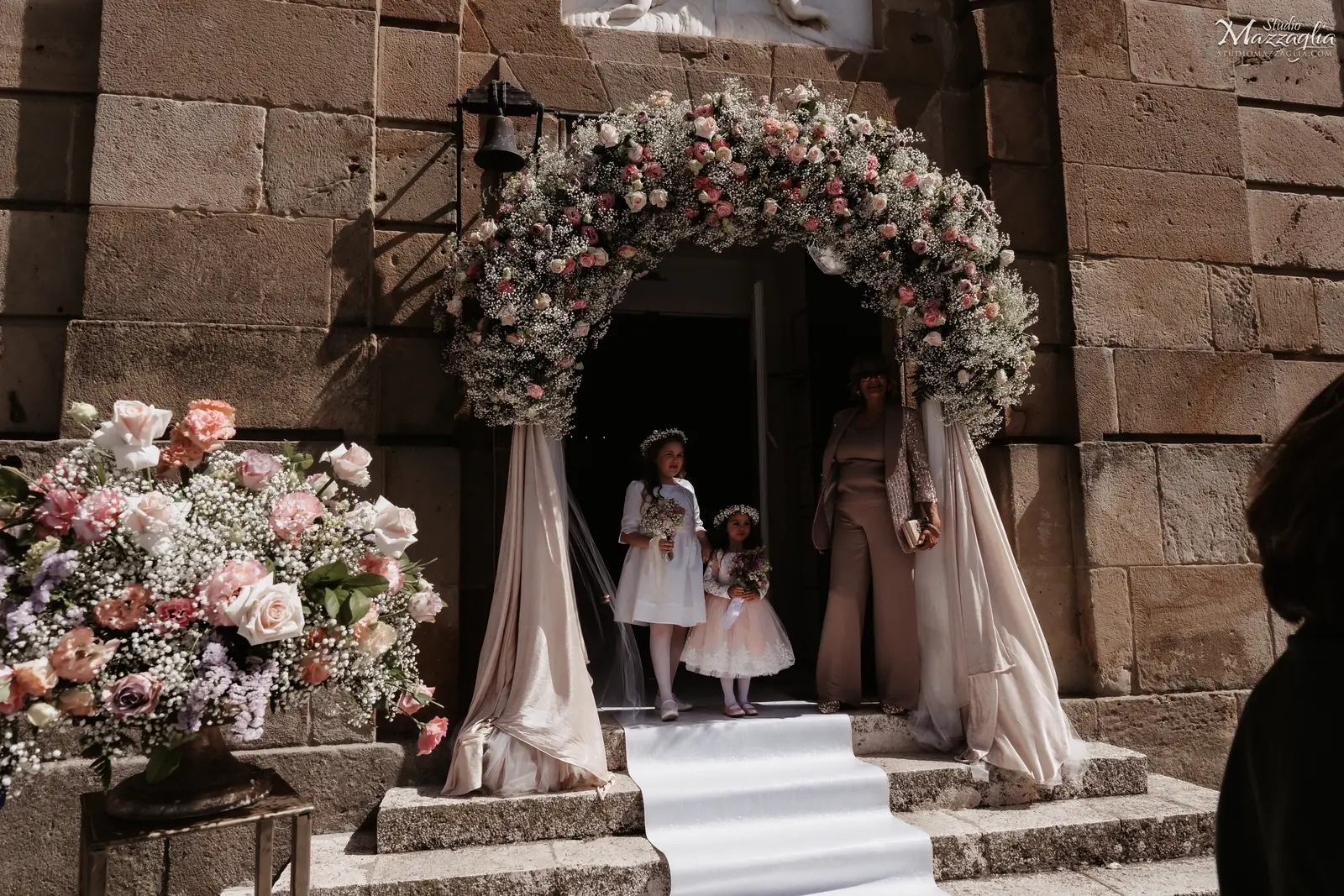 Ingresso della sposa Ingresso della sposa nella Chiesa di Ficuzza