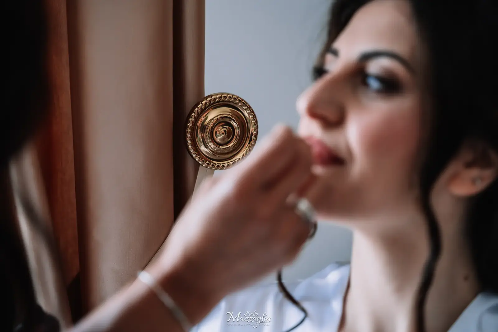 Dettaglio del trucco sposa di Luisa a Chiusa Sclafani