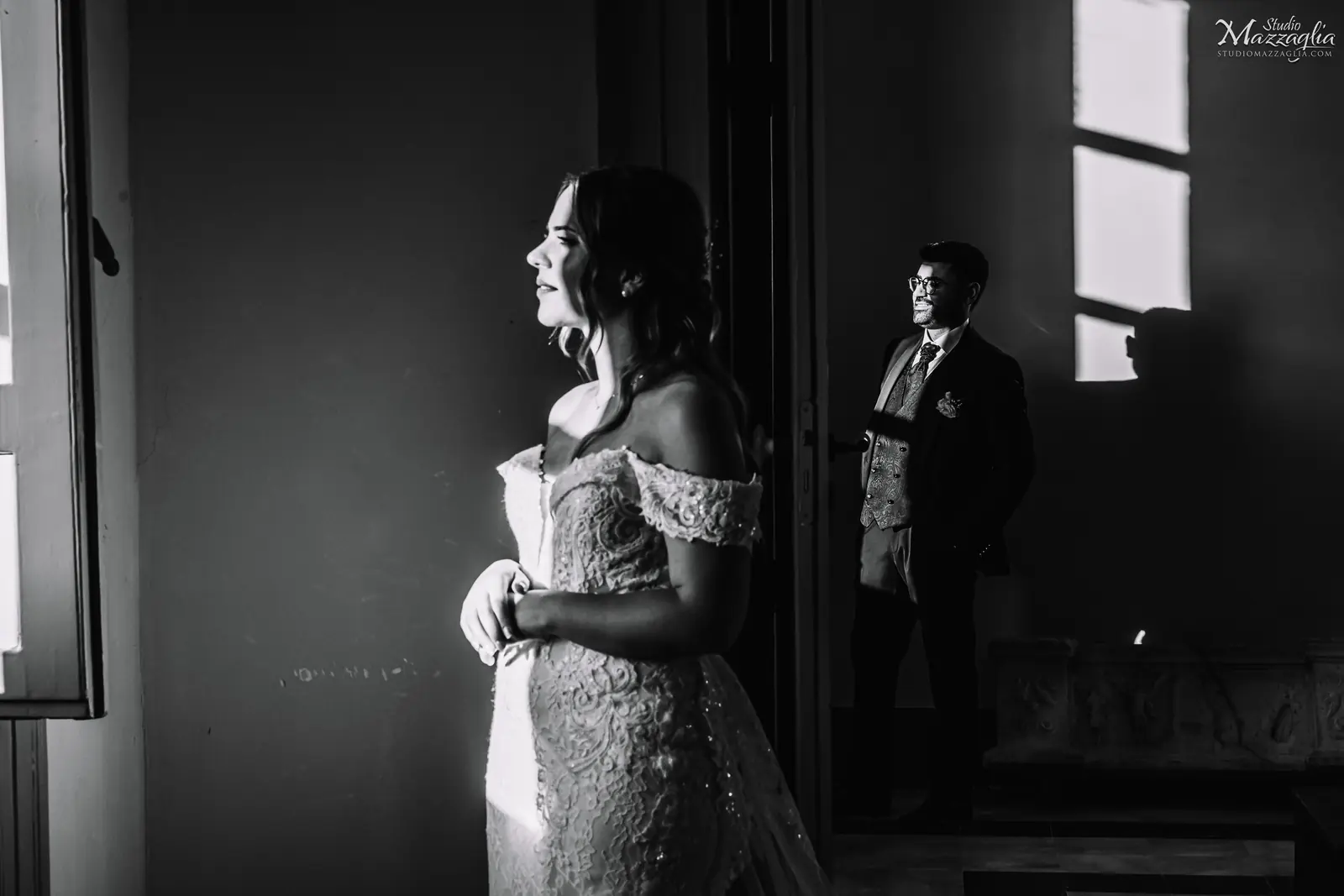 Sposa di profilo Sposa di profilo